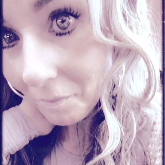 Meet your Posher, Priscilla - Picture 1 of 1